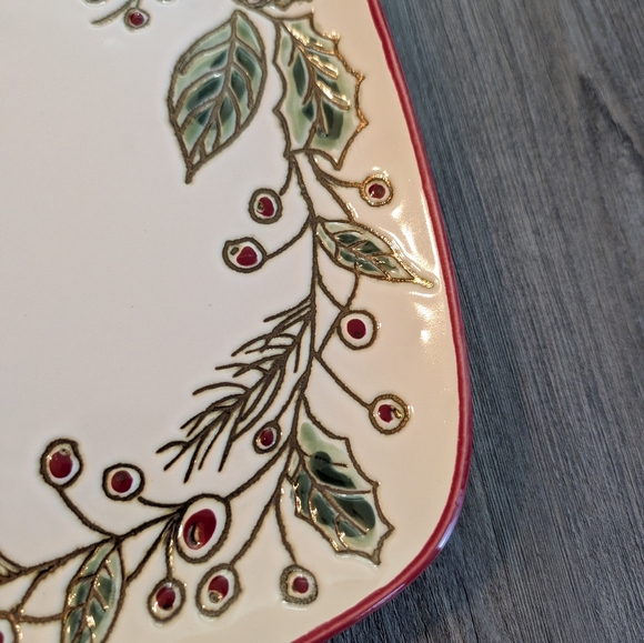 InHomeStylez Christmas Holly Berry Etched Square Dinner Plates (2) - Picture 7 of 16